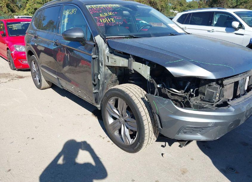 Photo 6 of 2018 Volkswagen Tiguan 2.0T SEL PREMIUM (VIN 3VV4B7AX0JM203535)