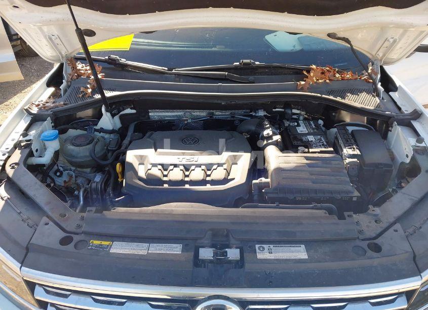 Photo 10 of 2019 Volkswagen Tiguan 2.0T SEL PREMIUM/2.0T SEL PREMIUM R-LINE (VIN 3VV4B7AX0KM007788)