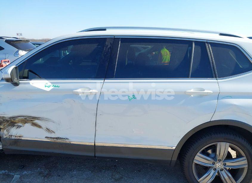 Photo 14 of 2019 Volkswagen Tiguan 2.0T SEL PREMIUM/2.0T SEL PREMIUM R-LINE (VIN 3VV4B7AX0KM007788)