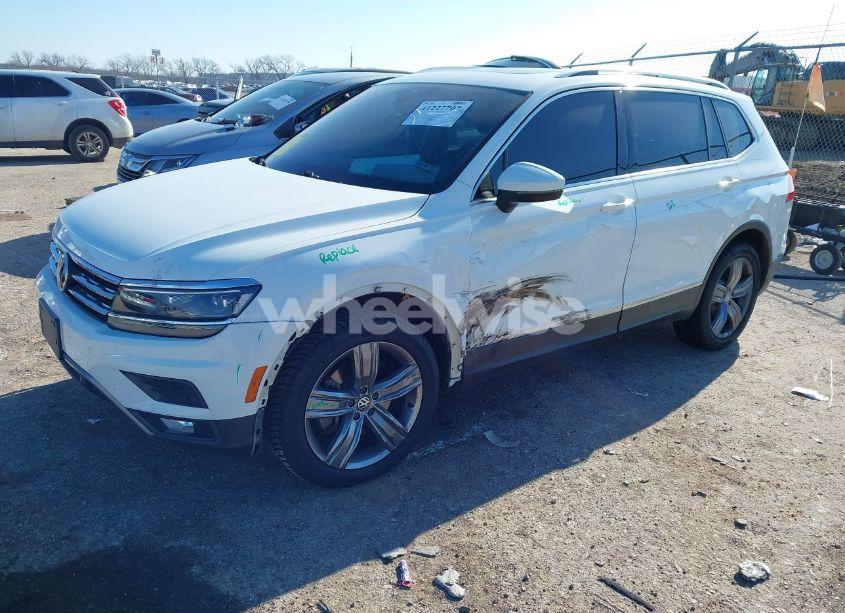 Photo 2 of 2019 Volkswagen Tiguan 2.0T SEL PREMIUM/2.0T SEL PREMIUM R-LINE (VIN 3VV4B7AX0KM007788)