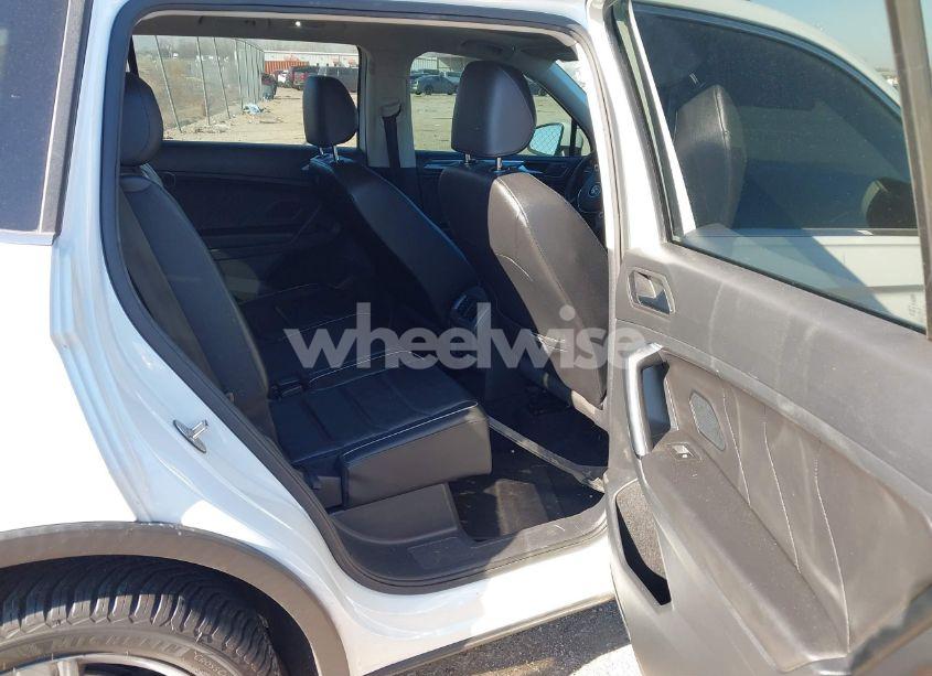 Photo 8 of 2019 Volkswagen Tiguan 2.0T SEL PREMIUM/2.0T SEL PREMIUM R-LINE (VIN 3VV4B7AX0KM007788)