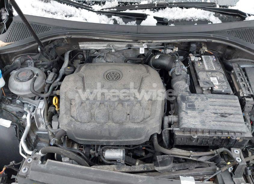 Photo 10 of 2022 Volkswagen Tiguan 2.0T SEL R-LINE (VIN 3VV4B7AX0NM151894)
