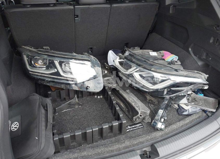 Photo 12 of 2022 Volkswagen Tiguan 2.0T SEL R-LINE (VIN 3VV4B7AX0NM151894)