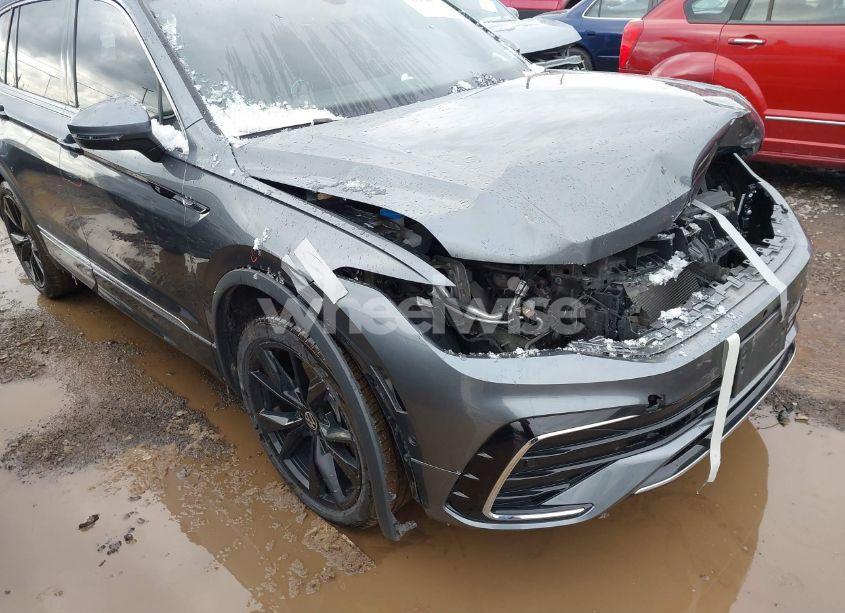 Photo 19 of 2022 Volkswagen Tiguan 2.0T SEL R-LINE (VIN 3VV4B7AX0NM151894)