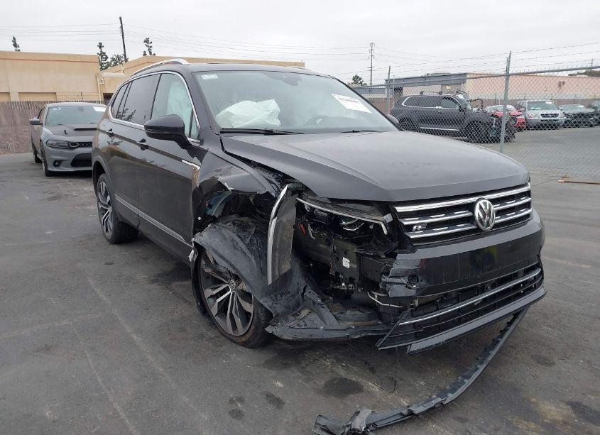 2018 Volkswagen Tiguan SEL PREMIUM (VIN 3VV4B7AX1JM187961) main photo