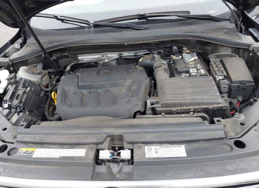 Photo 10 of 2018 Volkswagen Tiguan SEL PREMIUM (VIN 3VV4B7AX1JM187961)