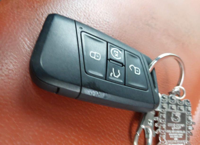 Photo 11 of 2018 Volkswagen Tiguan SEL PREMIUM (VIN 3VV4B7AX1JM187961)