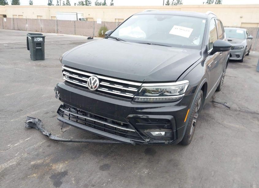 Photo 2 of 2018 Volkswagen Tiguan SEL PREMIUM (VIN 3VV4B7AX1JM187961)