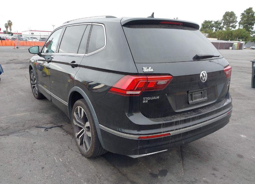 Photo 3 of 2018 Volkswagen Tiguan SEL PREMIUM (VIN 3VV4B7AX1JM187961)