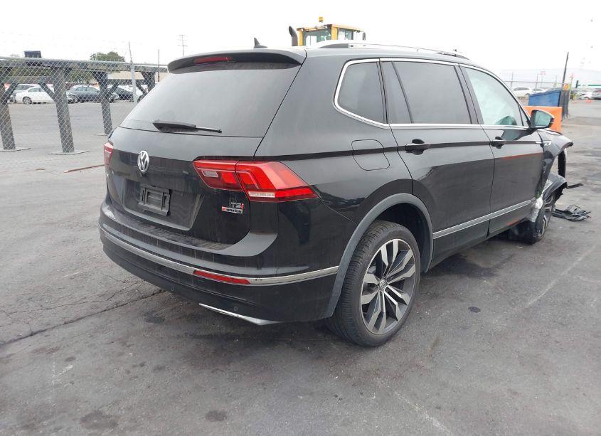 Photo 4 of 2018 Volkswagen Tiguan SEL PREMIUM (VIN 3VV4B7AX1JM187961)