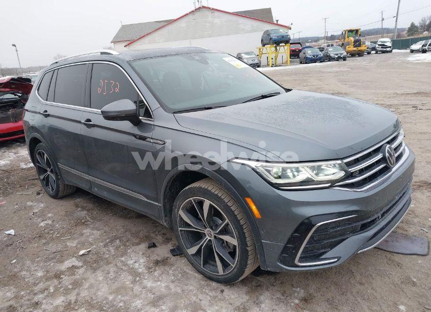 2022 Volkswagen Tiguan 2.0T SEL R-LINE (VIN 3VV4B7AX1NM159048) main photo