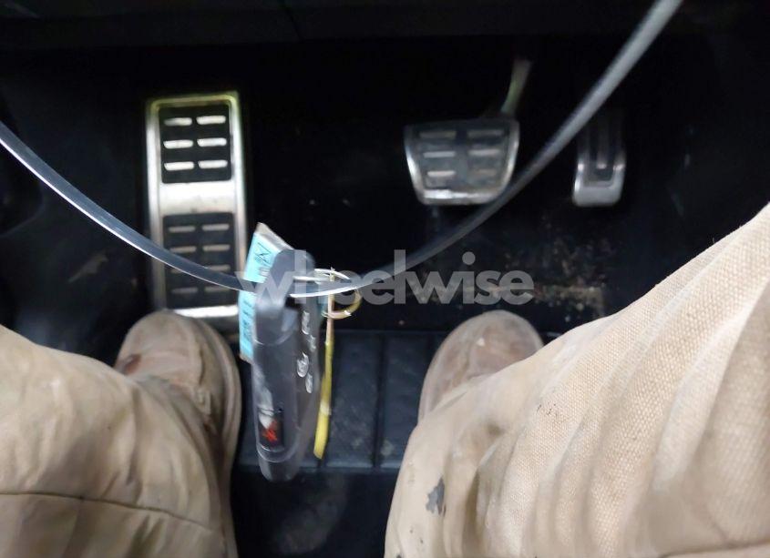 Photo 11 of 2022 Volkswagen Tiguan 2.0T SEL R-LINE (VIN 3VV4B7AX1NM159048)