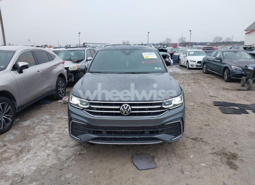 Photo 12 of 2022 Volkswagen Tiguan 2.0T SEL R-LINE (VIN 3VV4B7AX1NM159048)