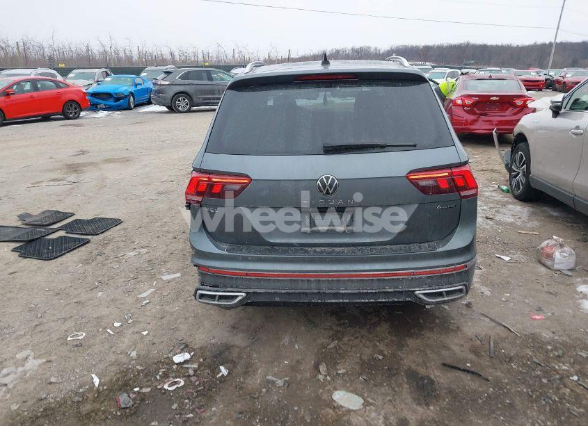 Photo 16 of 2022 Volkswagen Tiguan 2.0T SEL R-LINE (VIN 3VV4B7AX1NM159048)