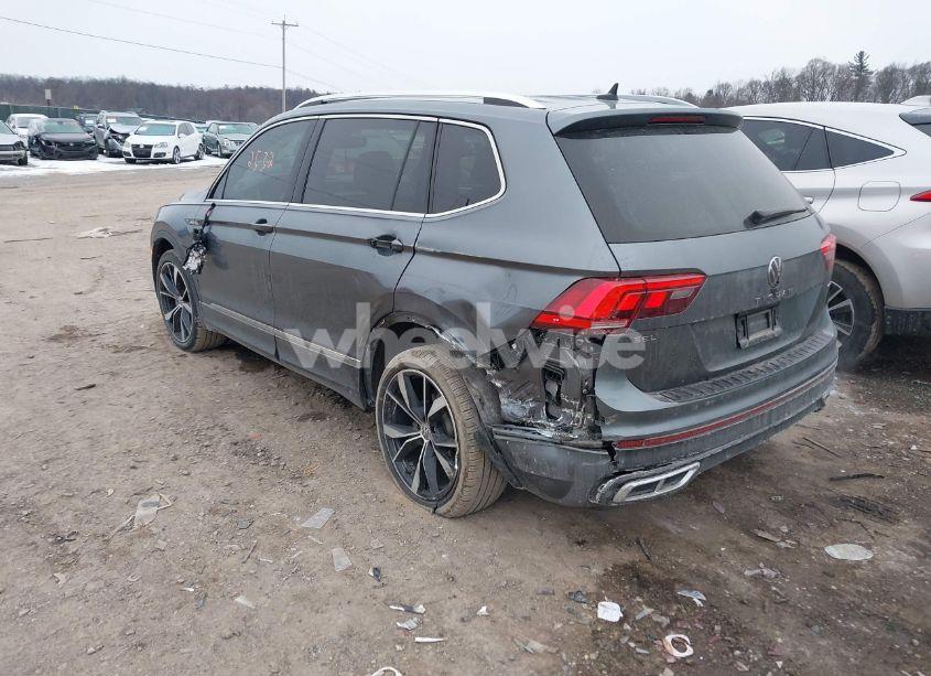 Photo 3 of 2022 Volkswagen Tiguan 2.0T SEL R-LINE (VIN 3VV4B7AX1NM159048)