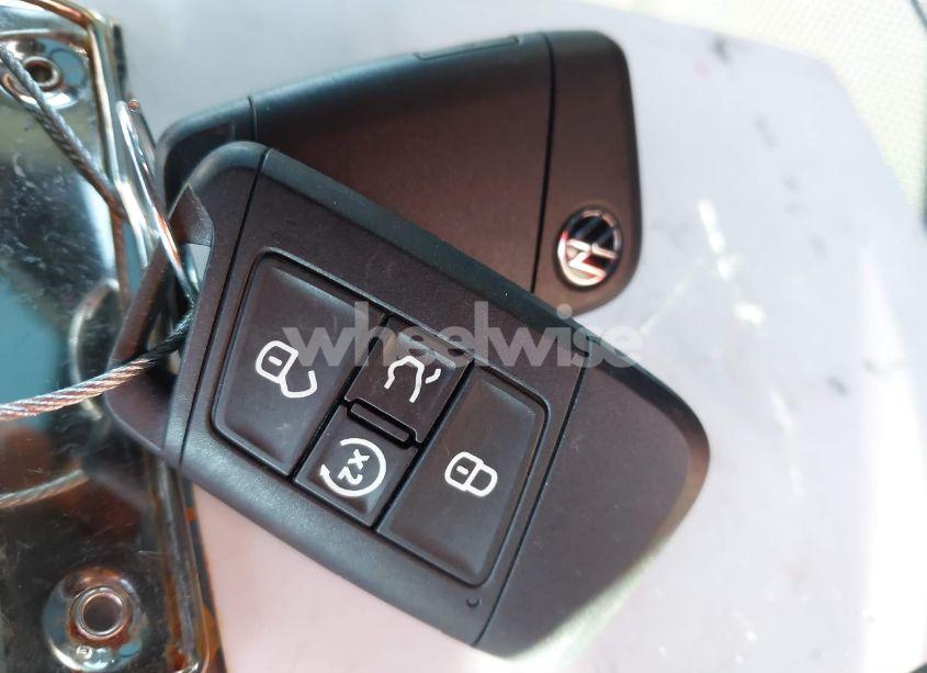 Photo 11 of 2024 Volkswagen Tiguan 2.0T SEL R-LINE (VIN 3VV4B7AX1RM154499)