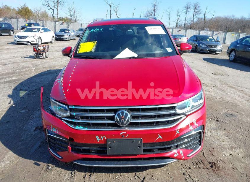 Photo 12 of 2024 Volkswagen Tiguan 2.0T SEL R-LINE (VIN 3VV4B7AX1RM154499)
