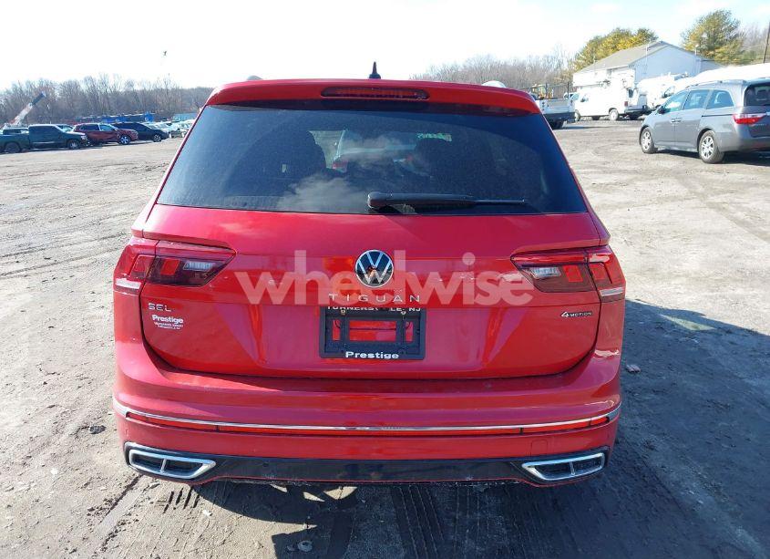 Photo 16 of 2024 Volkswagen Tiguan 2.0T SEL R-LINE (VIN 3VV4B7AX1RM154499)