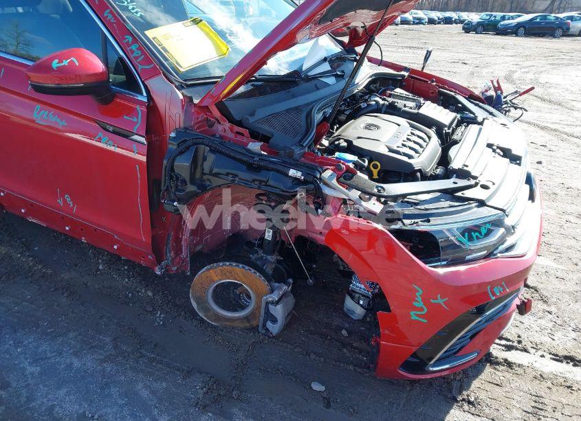 Photo 6 of 2024 Volkswagen Tiguan 2.0T SEL R-LINE (VIN 3VV4B7AX1RM154499)