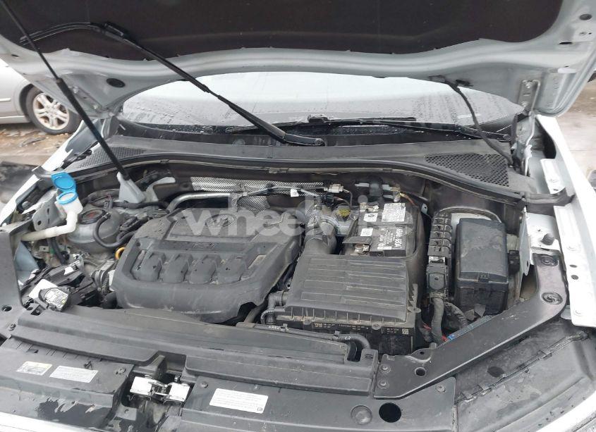 Photo 10 of 2019 Volkswagen Tiguan 2.0T SEL PREMIUM/2.0T SEL PREMIUM R-LINE (VIN 3VV4B7AX2KM053803)