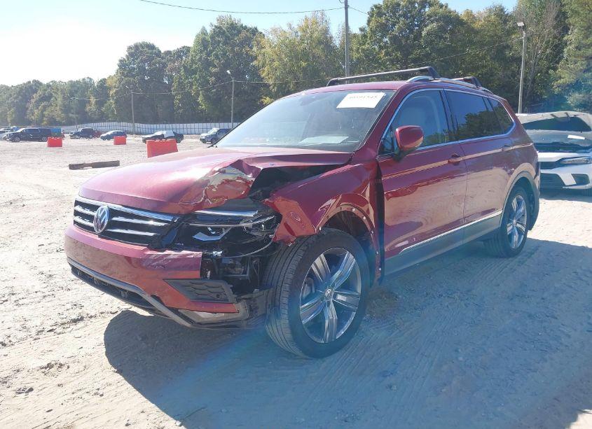 Photo 2 of 2019 Volkswagen Tiguan 2.0T SEL PREMIUM/2.0T SEL PREMIUM R-LINE (VIN 3VV4B7AX2KM156123)