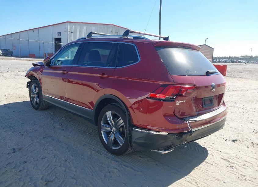 Photo 3 of 2019 Volkswagen Tiguan 2.0T SEL PREMIUM/2.0T SEL PREMIUM R-LINE (VIN 3VV4B7AX2KM156123)