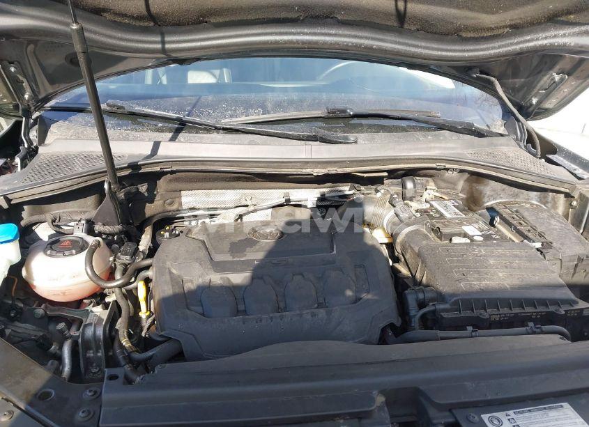 Photo 10 of 2019 Volkswagen Tiguan 2.0T SEL PREMIUM/2.0T SEL PREMIUM R-LINE (VIN 3VV4B7AX2KM175142)