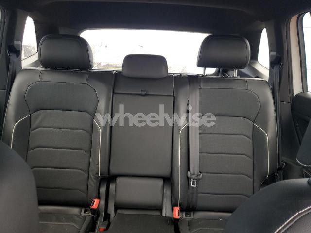 Photo 10 of 2024 VOLKSWAGEN TIGUAN SEL R-LINE BLACK (VIN 3VV4B7AX2RM117039)