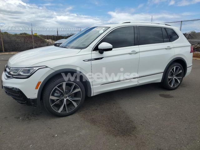 Photo 13 of 2024 VOLKSWAGEN TIGUAN SEL R-LINE BLACK (VIN 3VV4B7AX2RM117039)