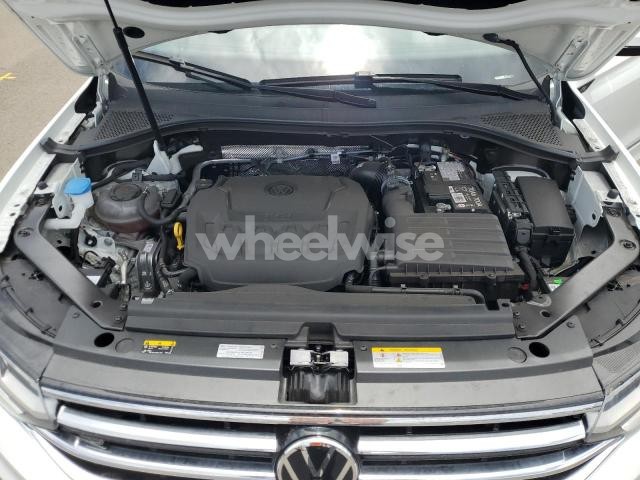 Photo 6 of 2024 VOLKSWAGEN TIGUAN SEL R-LINE BLACK (VIN 3VV4B7AX2RM117039)