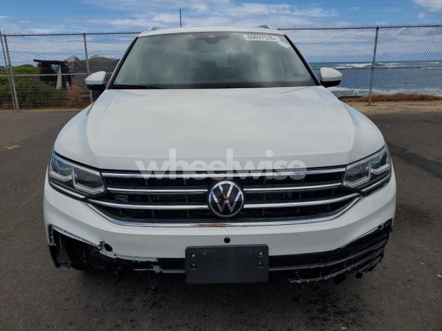 Photo 8 of 2024 VOLKSWAGEN TIGUAN SEL R-LINE BLACK (VIN 3VV4B7AX2RM117039)