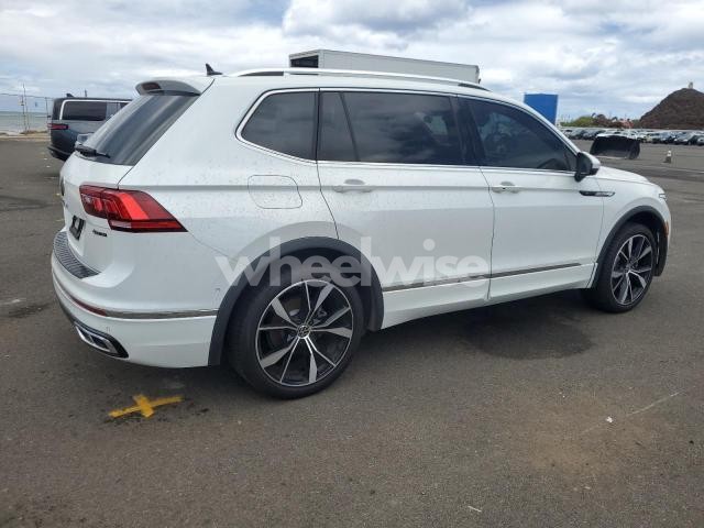 Photo 9 of 2024 VOLKSWAGEN TIGUAN SEL R-LINE BLACK (VIN 3VV4B7AX2RM117039)