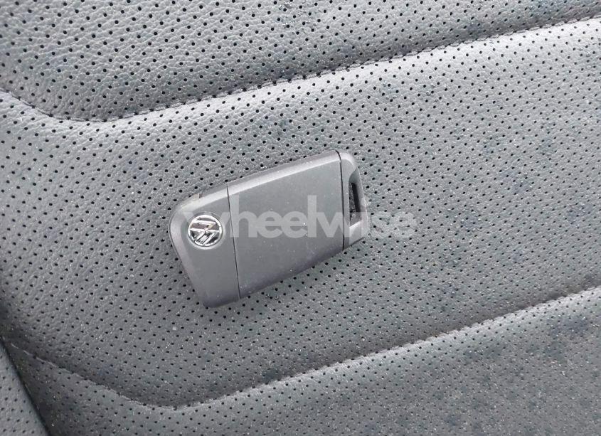 Photo 11 of 2022 Volkswagen Tiguan 2.0T SEL R-LINE (VIN 3VV4B7AX3NM046685)