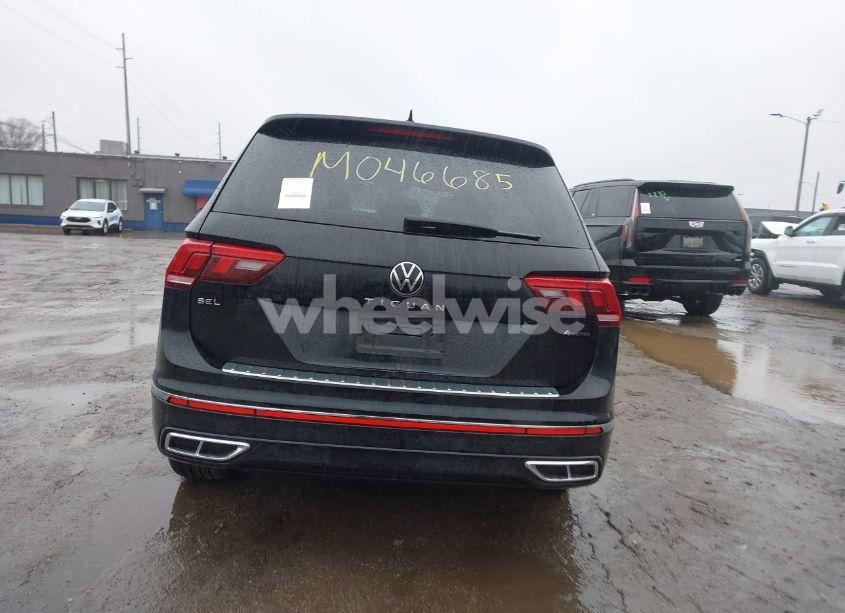 Photo 16 of 2022 Volkswagen Tiguan 2.0T SEL R-LINE (VIN 3VV4B7AX3NM046685)