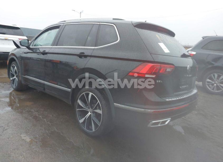 Photo 3 of 2022 Volkswagen Tiguan 2.0T SEL R-LINE (VIN 3VV4B7AX3NM046685)