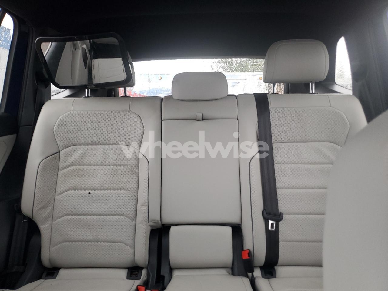 Photo 10 of 2022 VOLKSWAGEN TIGUAN SEL R-LINE (VIN 3VV4B7AX3NM053233)