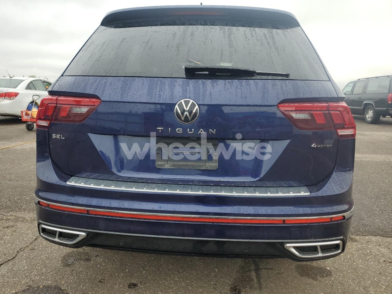 Photo 6 of 2022 VOLKSWAGEN TIGUAN SEL R-LINE (VIN 3VV4B7AX3NM053233)