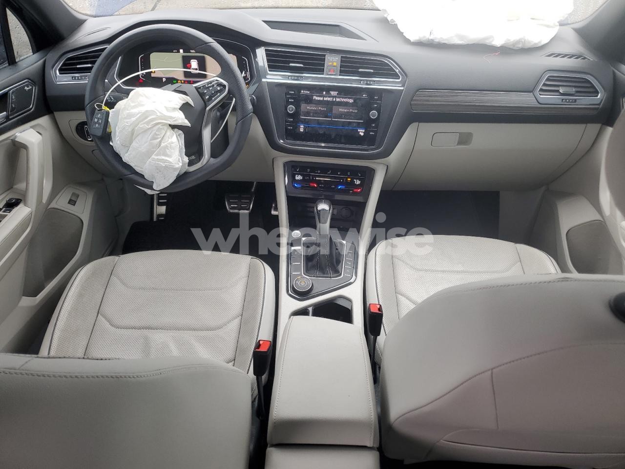 Photo 8 of 2022 VOLKSWAGEN TIGUAN SEL R-LINE (VIN 3VV4B7AX3NM053233)