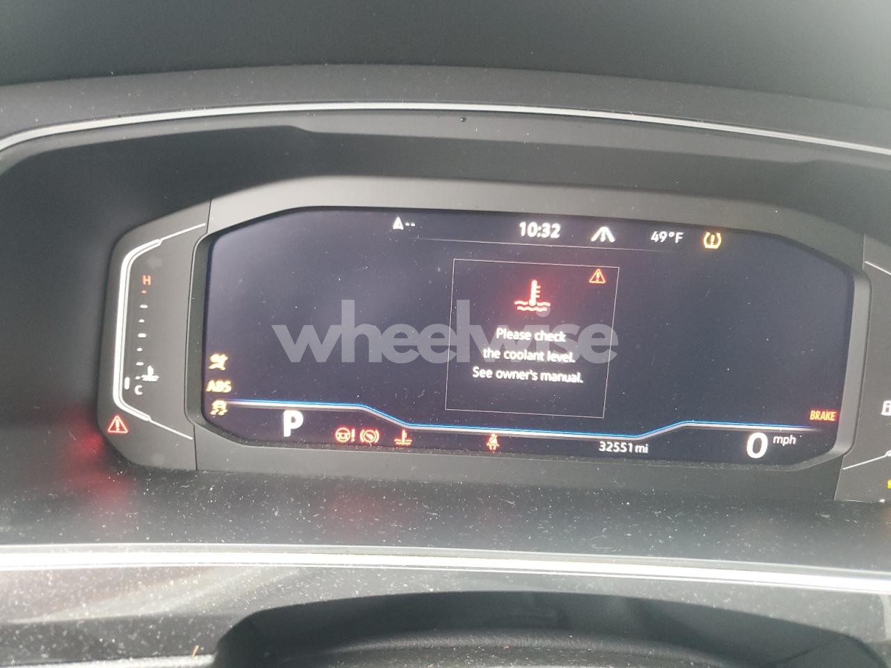 Photo 9 of 2022 VOLKSWAGEN TIGUAN SEL R-LINE (VIN 3VV4B7AX3NM053233)