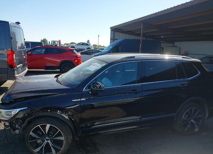 Photo 15 of 2022 Volkswagen Tiguan 2.0T SEL R-LINE (VIN 3VV4B7AX3NM065477)