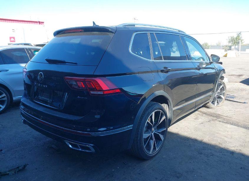 Photo 4 of 2022 Volkswagen Tiguan 2.0T SEL R-LINE (VIN 3VV4B7AX3NM065477)