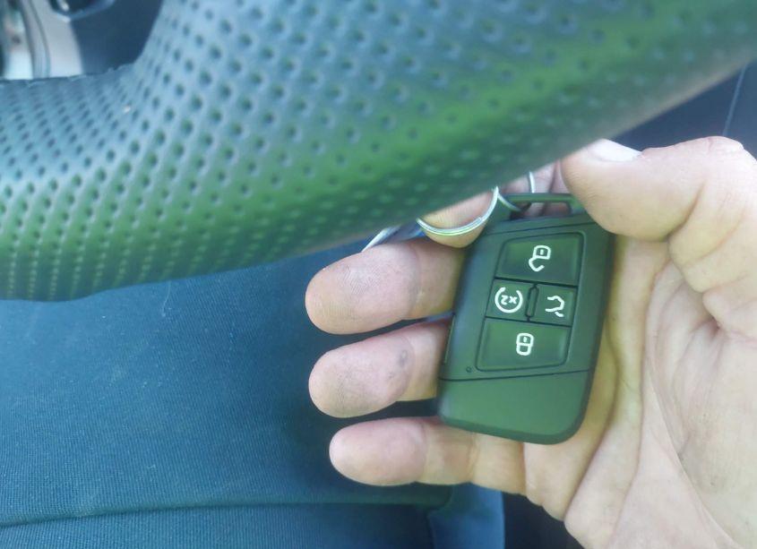 Photo 11 of 2023 Volkswagen Tiguan 2.0T SEL R-LINE (VIN 3VV4B7AX3PM105379)