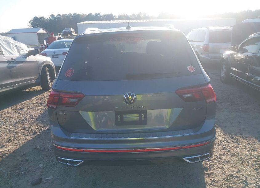 Photo 17 of 2023 Volkswagen Tiguan 2.0T SEL R-LINE (VIN 3VV4B7AX3PM105379)