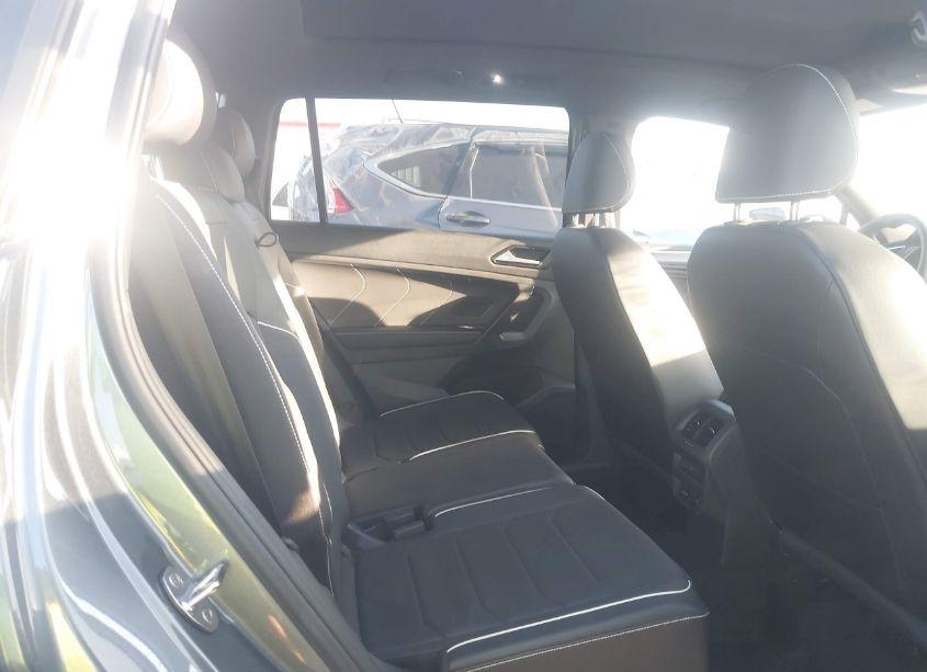 Photo 8 of 2023 Volkswagen Tiguan 2.0T SEL R-LINE (VIN 3VV4B7AX3PM105379)