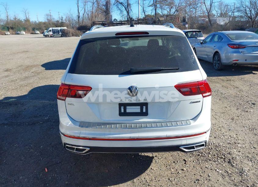 Photo 15 of 2024 Volkswagen Tiguan 2.0T SEL R-LINE (VIN 3VV4B7AX3RM055151)