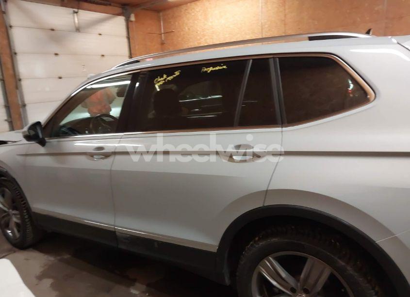 Photo 14 of 2019 Volkswagen Tiguan 2.0T SEL PREMIUM/2.0T SEL PREMIUM R-LINE (VIN 3VV4B7AX4KM039045)