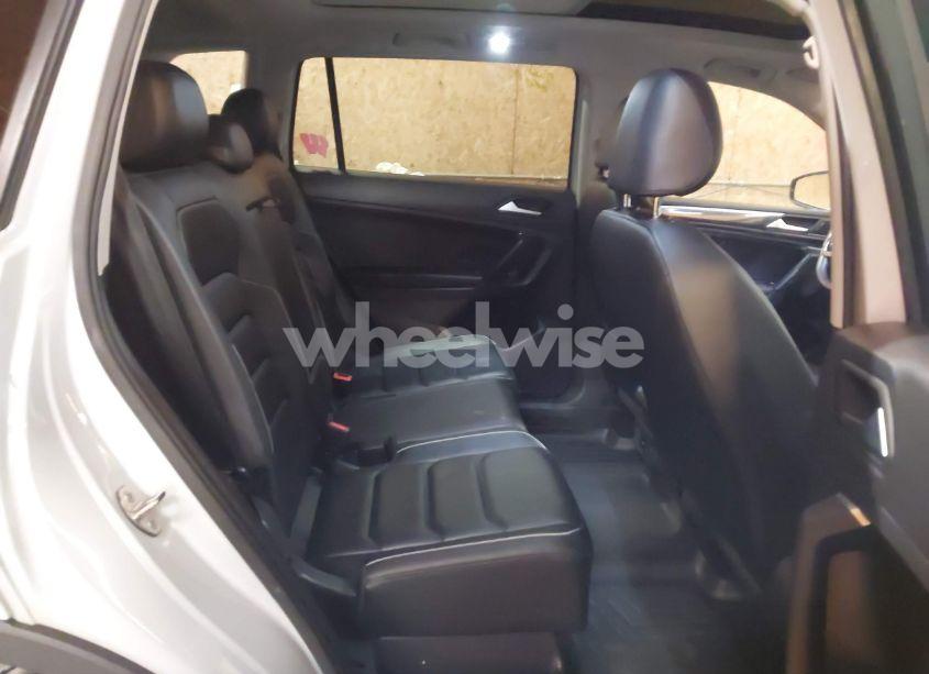 Photo 8 of 2019 Volkswagen Tiguan 2.0T SEL PREMIUM/2.0T SEL PREMIUM R-LINE (VIN 3VV4B7AX4KM039045)