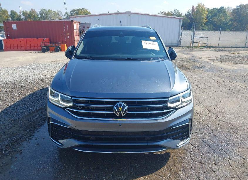 Photo 12 of 2022 Volkswagen Tiguan 2.0T SEL R-LINE (VIN 3VV4B7AX5NM057221)