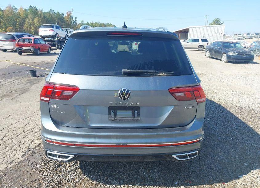 Photo 16 of 2022 Volkswagen Tiguan 2.0T SEL R-LINE (VIN 3VV4B7AX5NM057221)