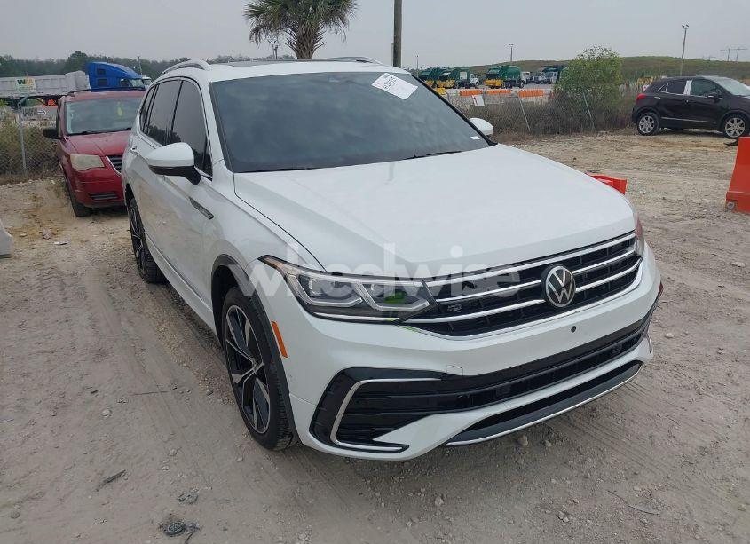2022 Volkswagen Tiguan 2.0T SEL R-LINE (VIN 3VV4B7AX5NM111133) main photo